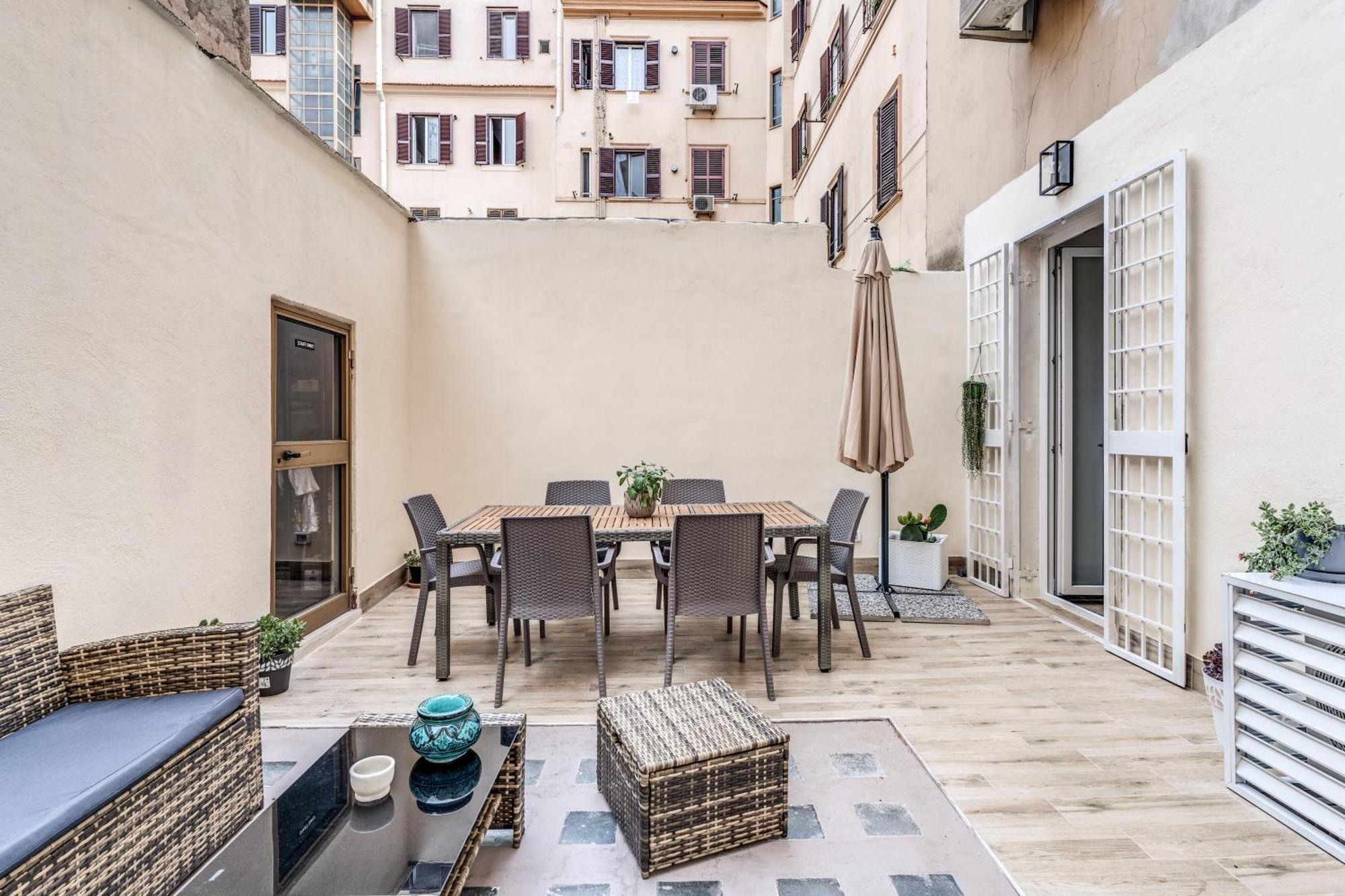 Nala Luxury Apartment With Terrace โรม ภายนอก รูปภาพ