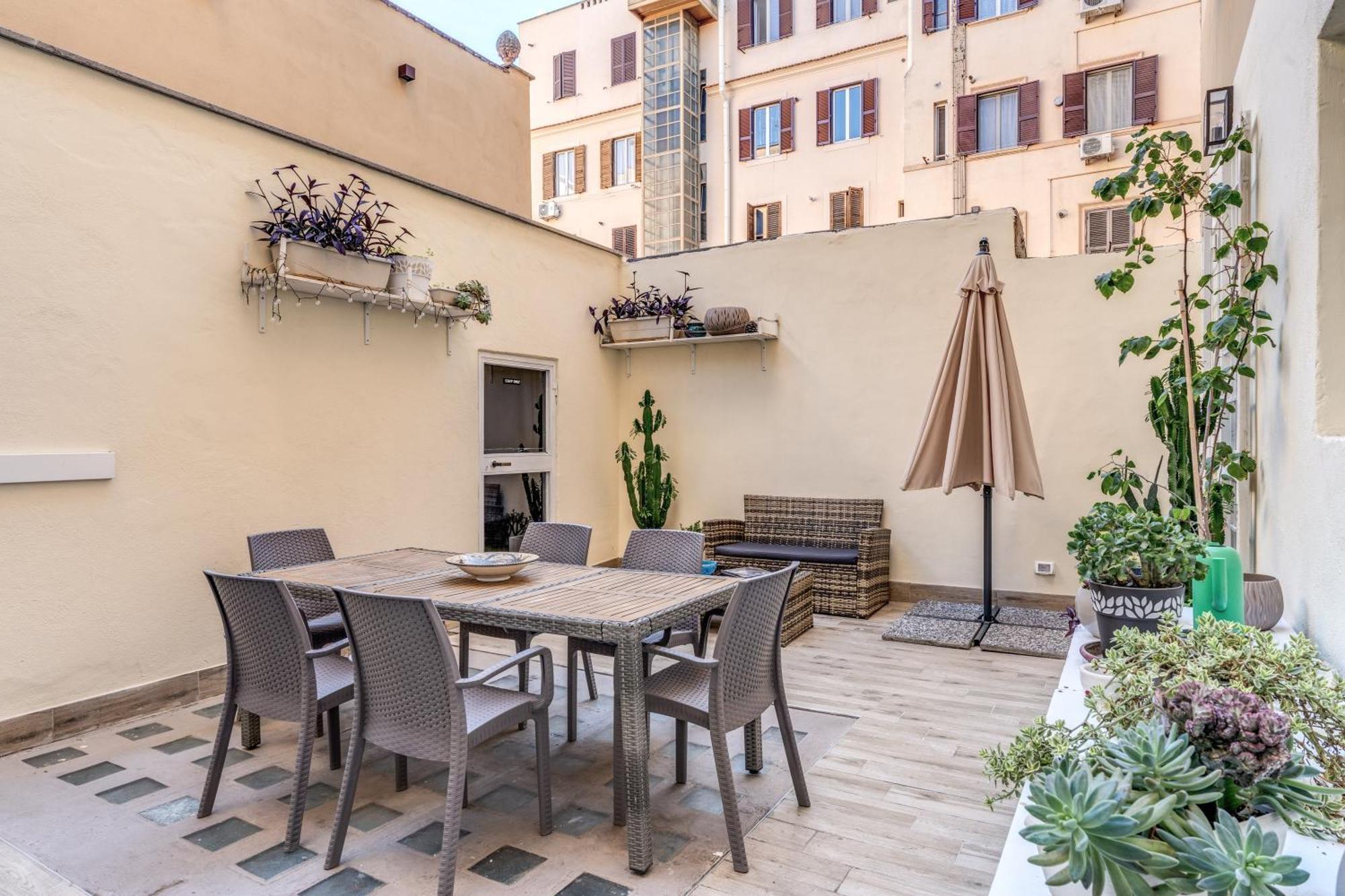 Nala Luxury Apartment With Terrace โรม ภายนอก รูปภาพ